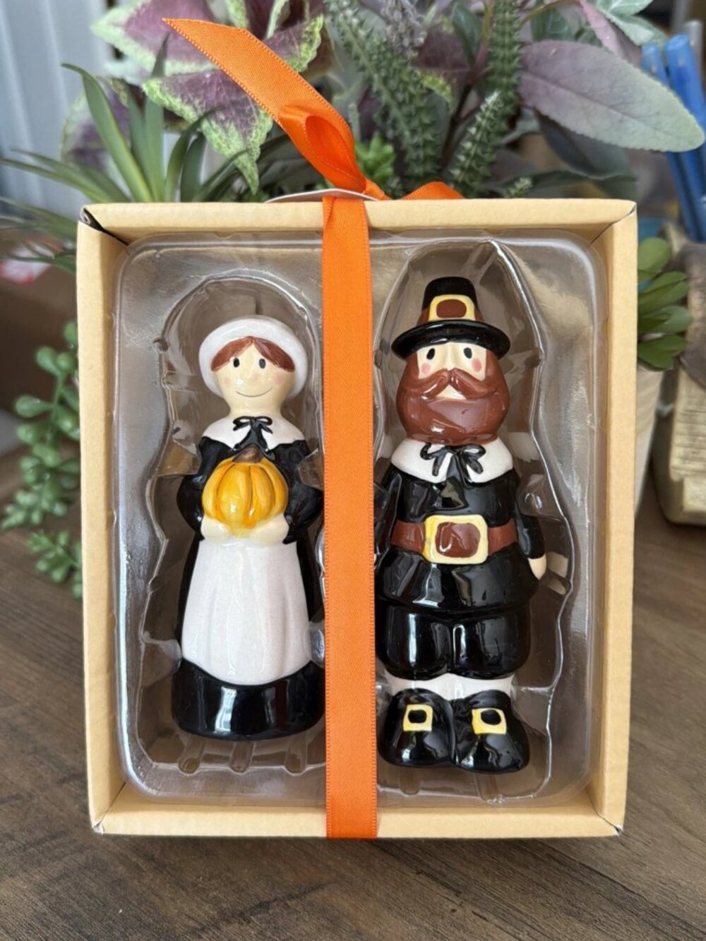 Blue Sky Clayworks Pilgrim Man & Woman Salt & Pepper Shakers - NIB